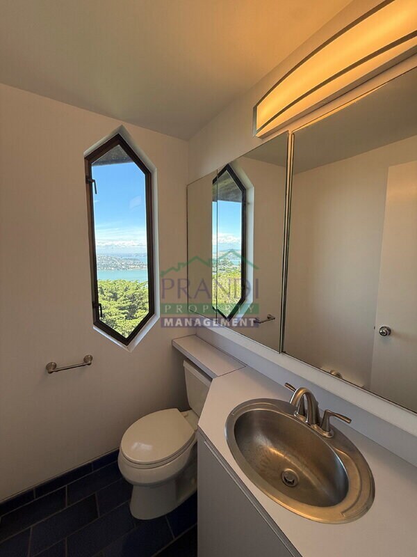 Building Photo - 509 Cloudview Trail
