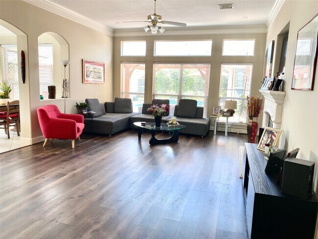 Building Photo - 12910 Watermist