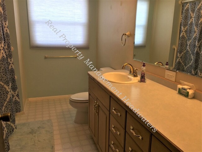 Building Photo - 1450 Charlie Russell Dr