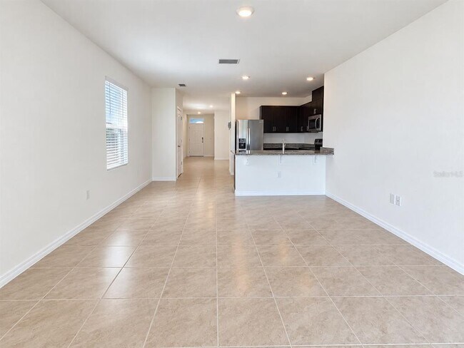 Building Photo - 1713 Southfork Dr
