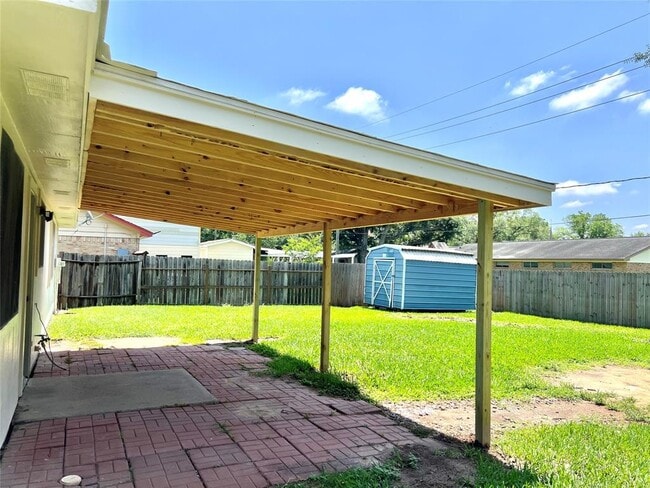 Building Photo - 5621 Village Way Dr.