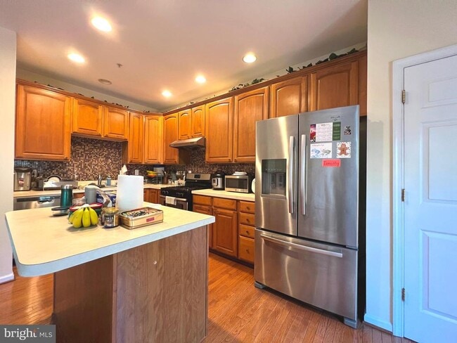 Building Photo - 6030 Helmsman Way
