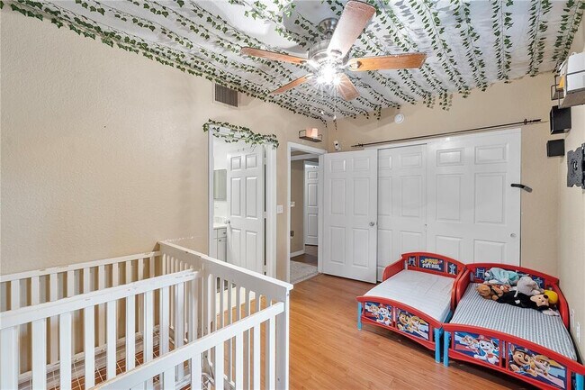 Building Photo - 6926 W Sample Rd