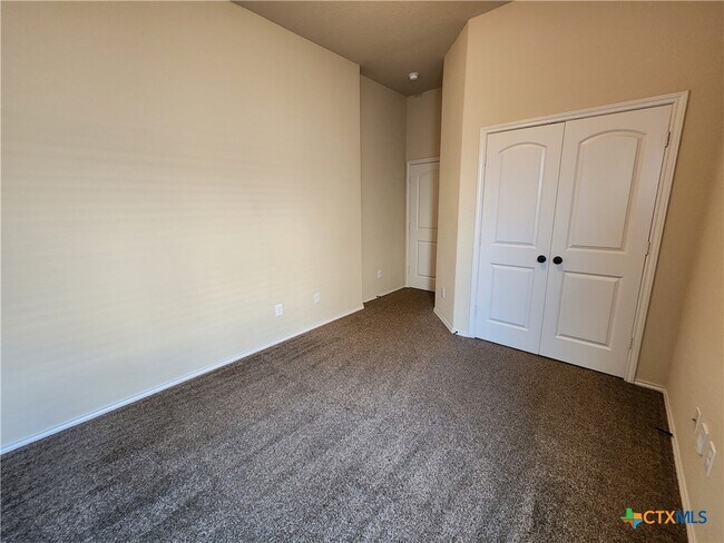 Building Photo - 538 Creekside Cir