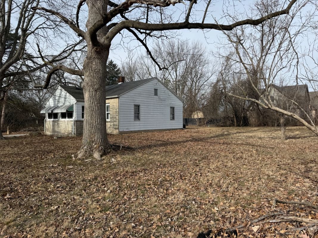 Building Photo - 5834 E 20th St