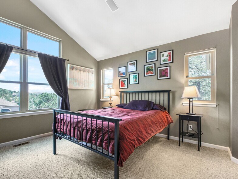 Building Photo - 3648 Heatherwood Way