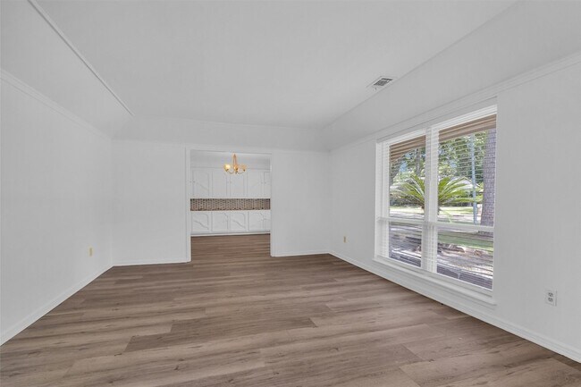 Building Photo - 1122 Rhine Ln