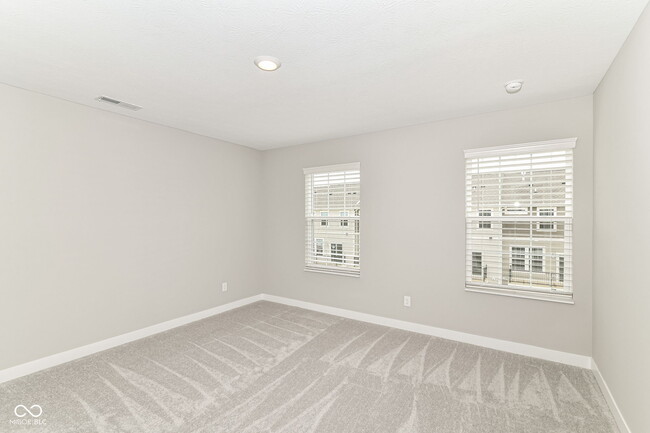 Building Photo - 6878 Sunstone Pl