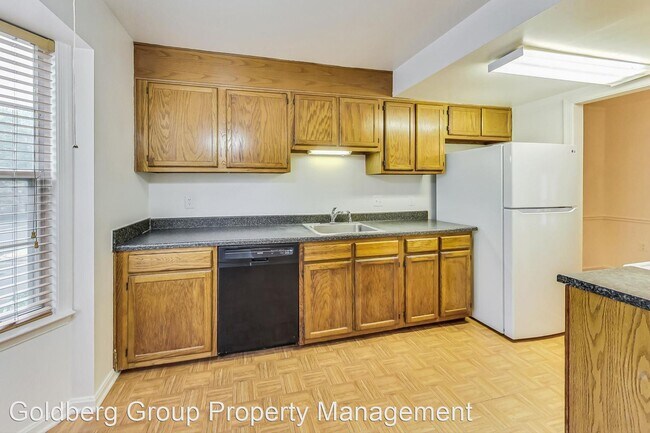 Building Photo - 3 br, 3.5 bath House - 7424 Monona Terrace