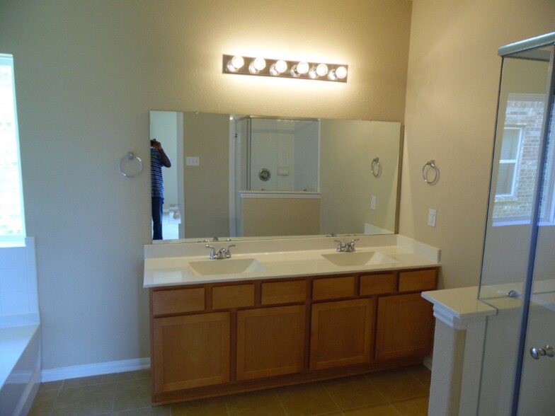 Building Photo - 2 Supiro Ct