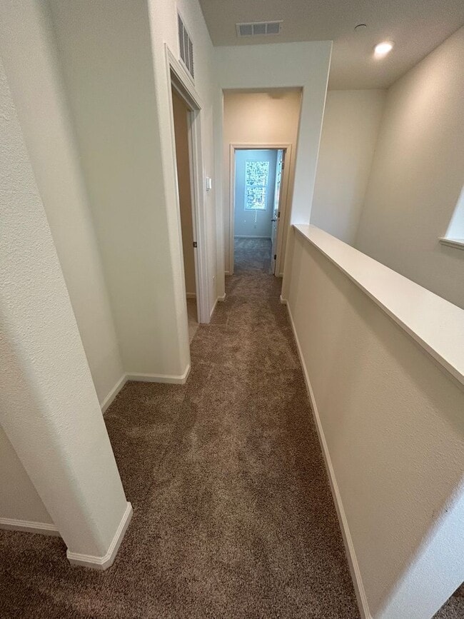 Building Photo - Beautiful Newer 4 Bedroom Home in Aspen-Sequoia Trails with Solar!