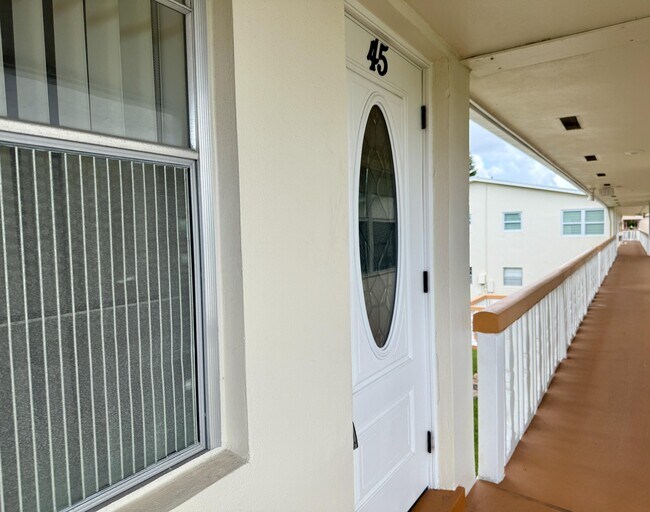 Building Photo - 45 Easthampton B