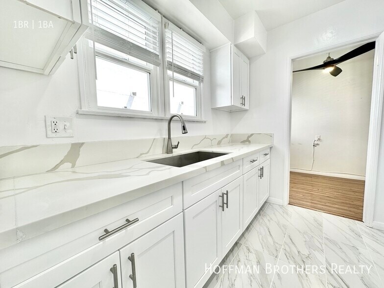 Building Photo - 11510 Cumpston St