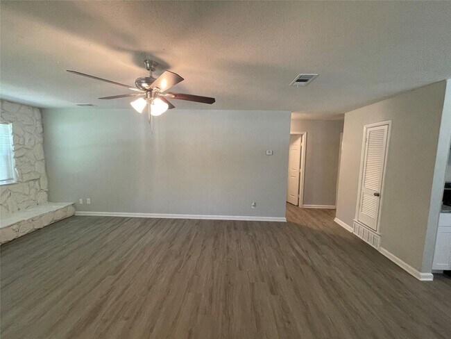 Building Photo - 3 BR/2.5BA | Newly Renovated Single Family Home | 1-Car Covered Parking | Gated backyard