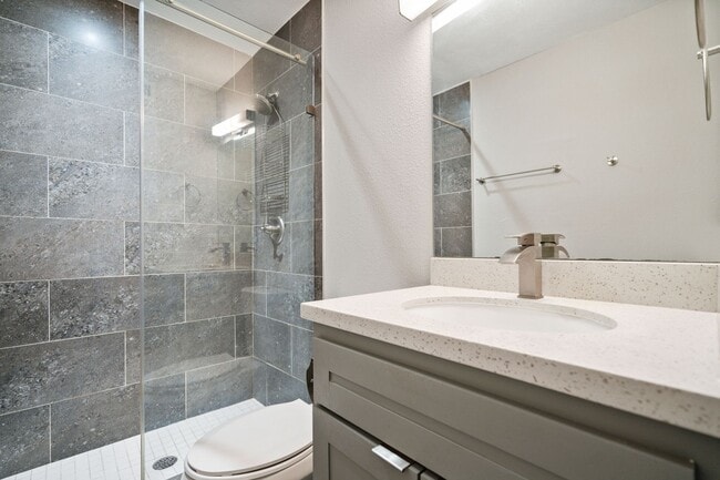 Interior Photo - Dream Montrose - 3414 Graustark Street