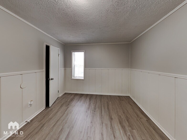Building Photo - 10140 Morris Dr SW