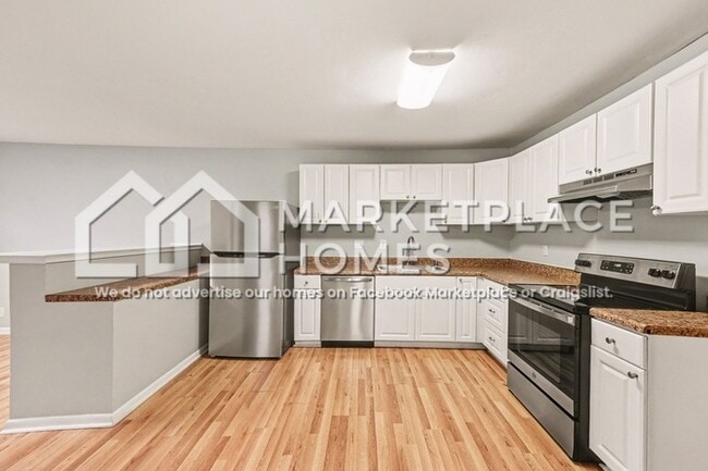 Building Photo - 427 Whispering Pines Dr
