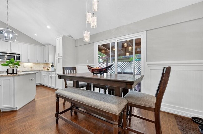 Building Photo - 9400 Doliver Dr