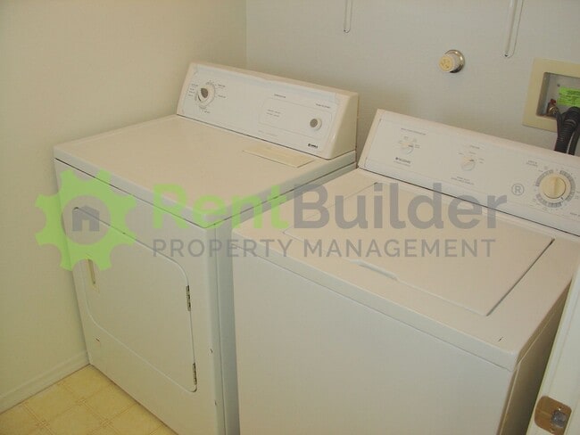 Building Photo - CALL US TODAY AT (505) 808-6467 TO SCHEDUL...