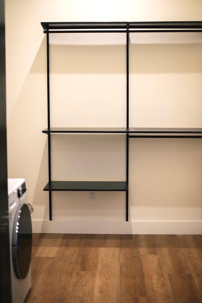 Building Photo - East Sacramento -  New Construction Studio