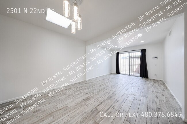 Building Photo - 2501 N 22nd Dr