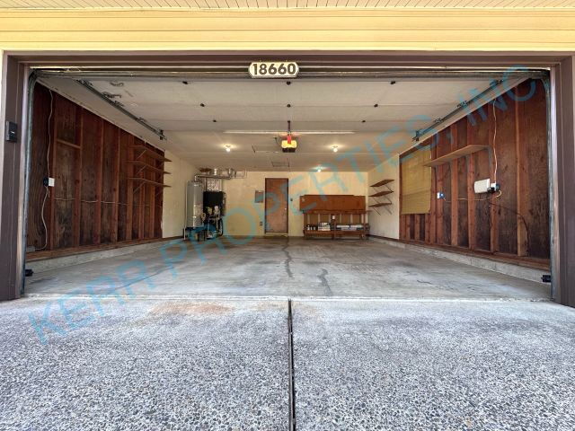 Building Photo - 18660 Roundtree Dr