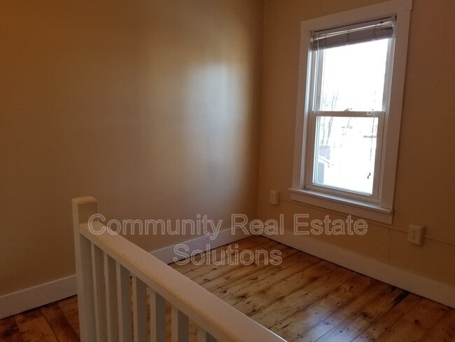 Building Photo - 11 Cottage St