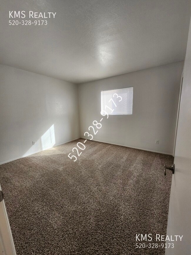 Building Photo - 56 N Camino Imagen