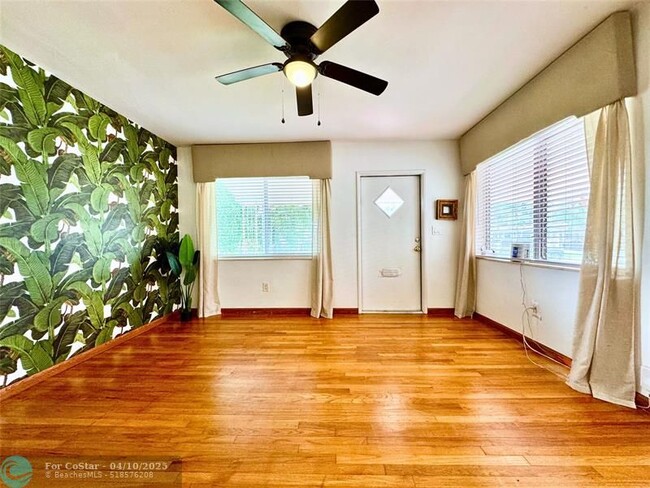 Building Photo - 311 NE 48th Ct