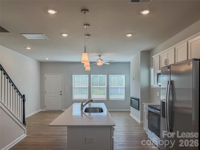 Building Photo - 6524 Harlech St
