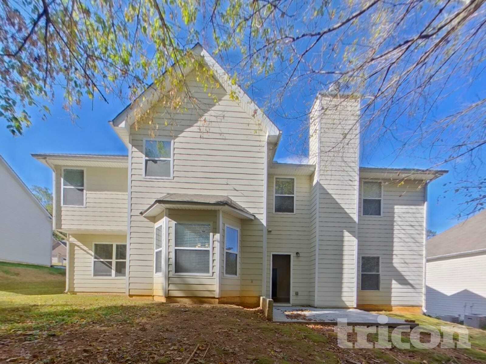 Building Photo - 11051 Southwood Dr