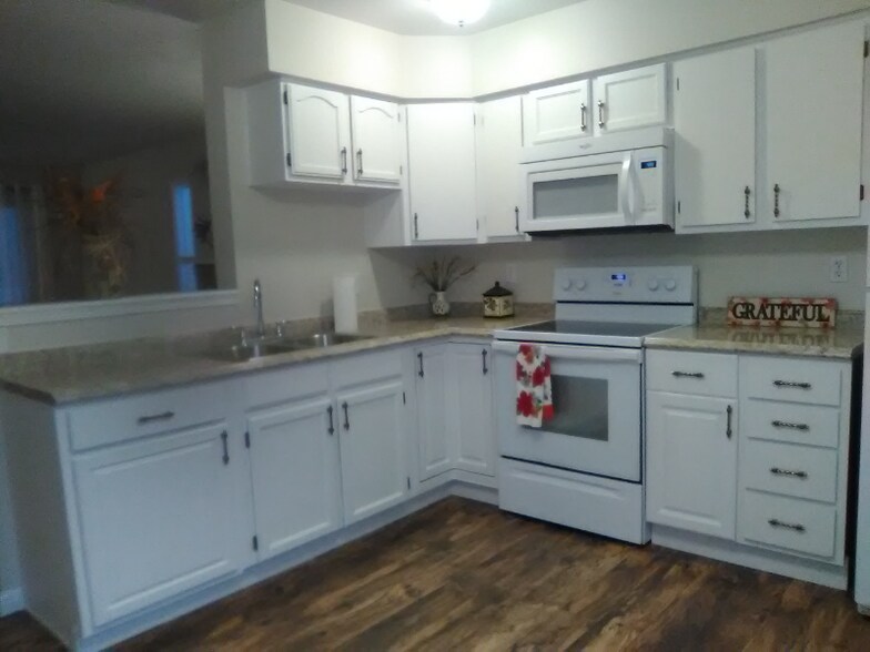 Building Photo - 1852 Zebulon Dr