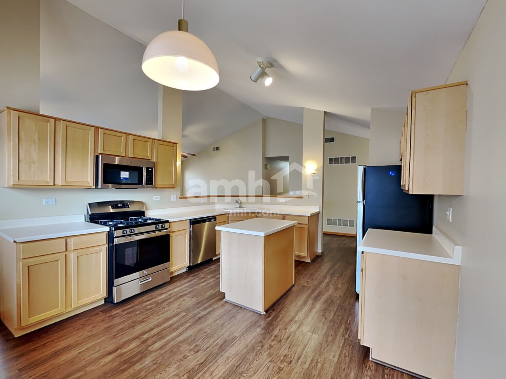 Building Photo - 1057 Sheridan Cir