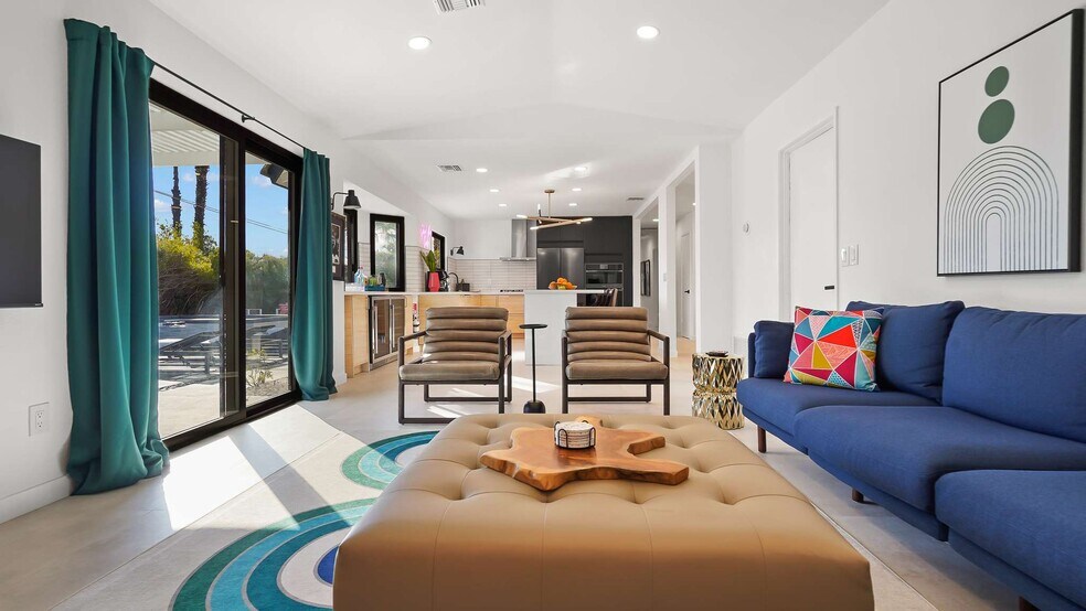 Building Photo - 2004 Nicola Rd E