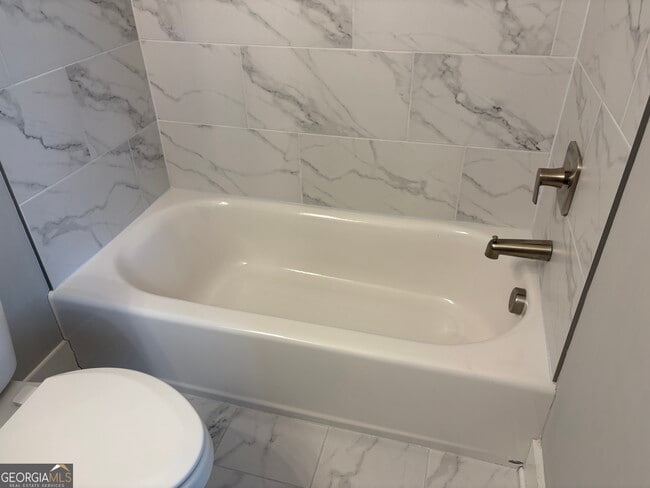 Building Photo - 1104 Thomas St