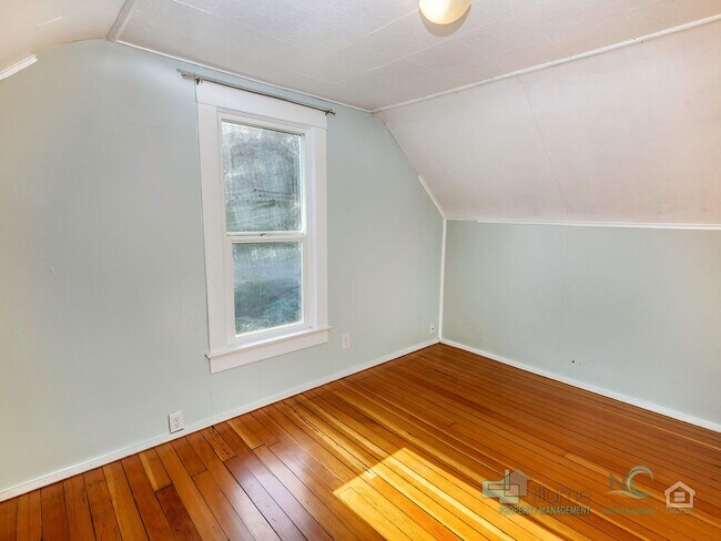 Building Photo - 3088 Felder rubs