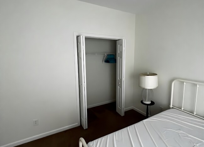 Building Photo - Westside central located comfortable & spacious Intown Atlanta House w/Porch