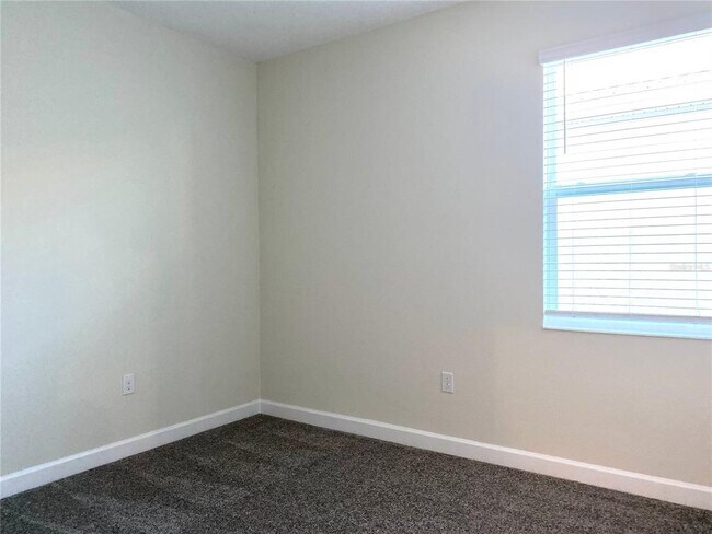 Building Photo - 1312 Oak Crest St