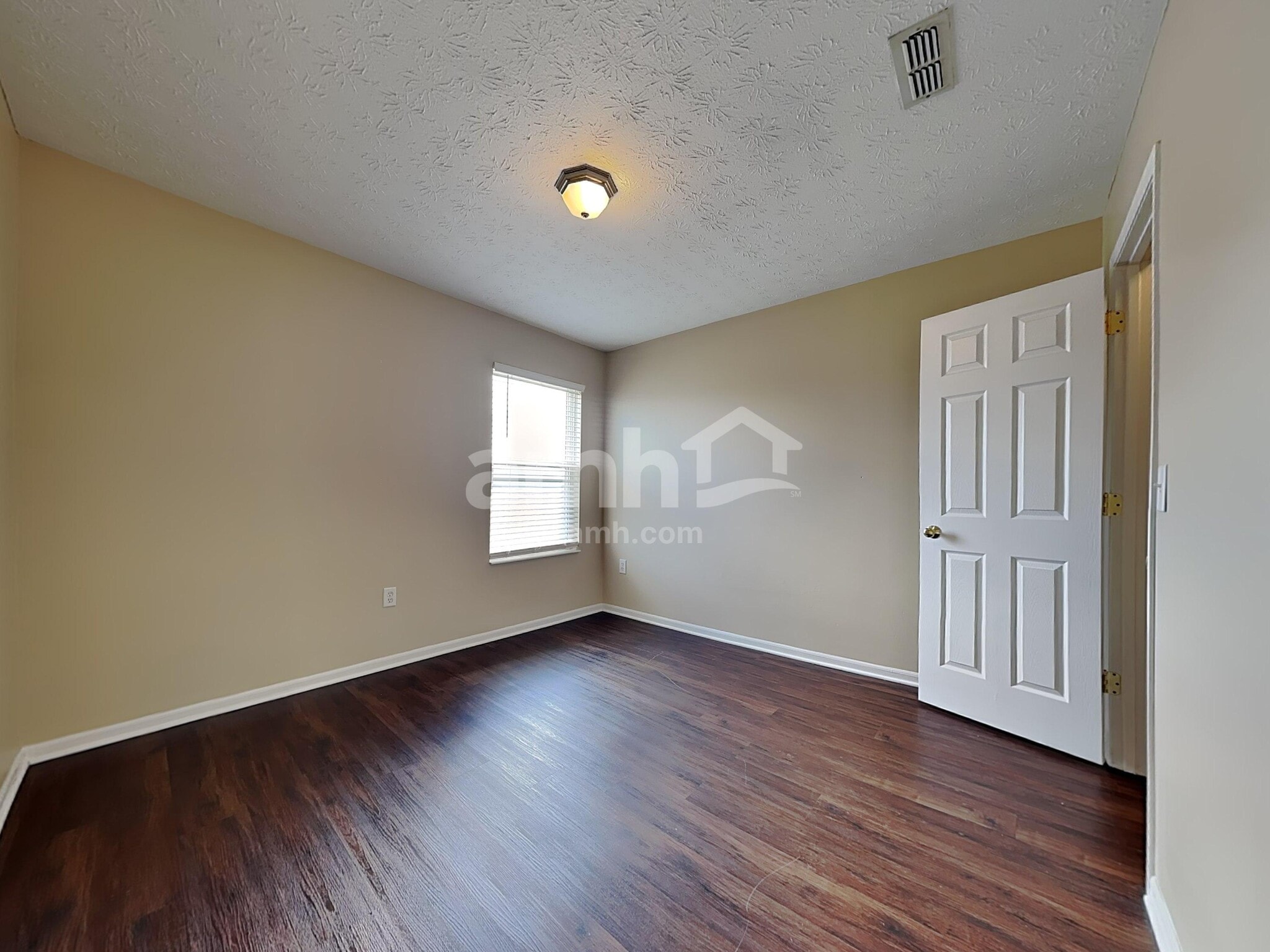 Building Photo - 918 Kreider Ct