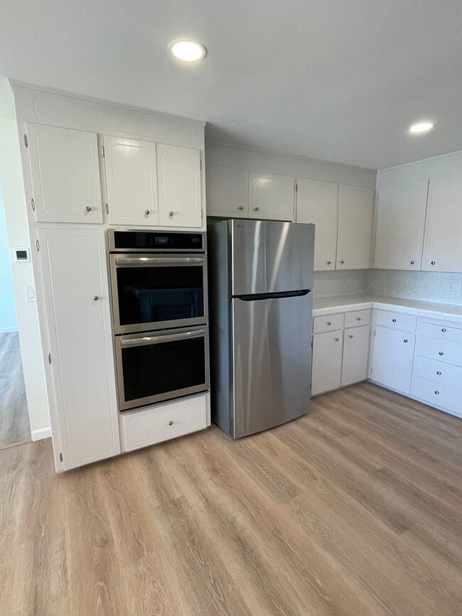 Building Photo - Beautifully Remodeled 3BR/2BA Home with Modern Finishes