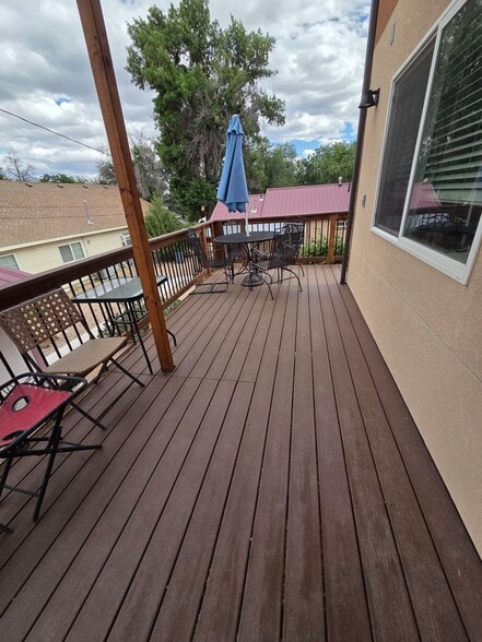 Building Photo - 1392 Pinyon Ave