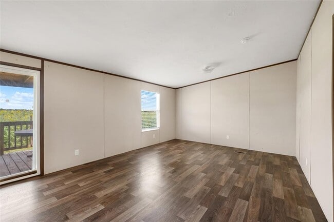 Building Photo - 360 Shady Oaks Dr