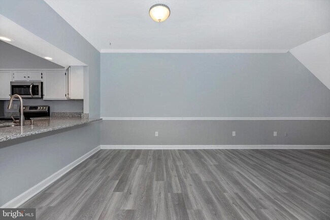 Building Photo - 910 McLendon Dr