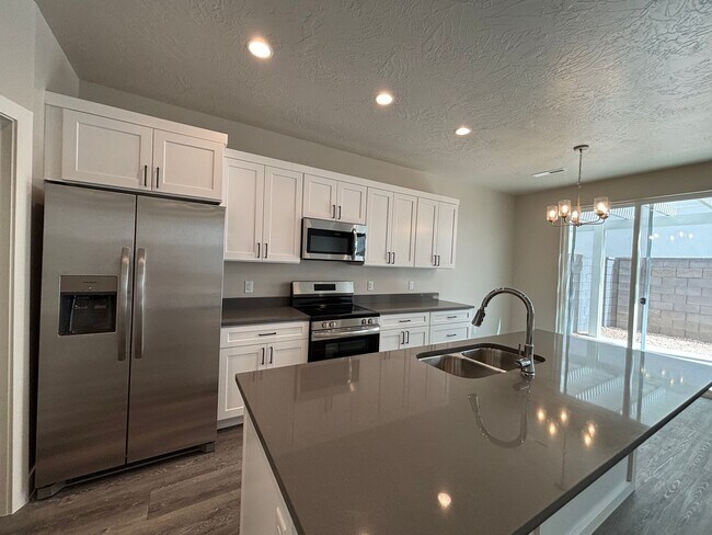 Building Photo - BRAND NEW TOWNHOME FOR RENT!