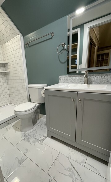 Building Photo - 20 N Main St