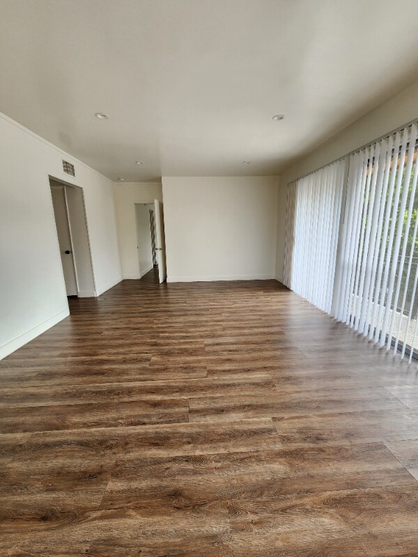 Building Photo - 1339 Hobart Blvd