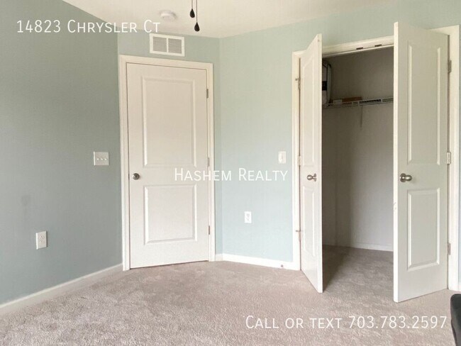 Building Photo - 14823 Chrysler Ct