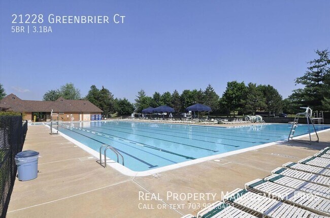Building Photo - 21228 Greenbrier Ct