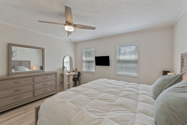 Building Photo - 3Bed/2Bath Lake Monticello Rental