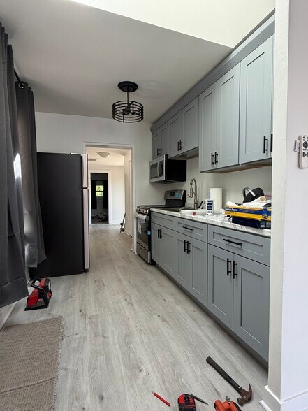 Building Photo - 3206 S Waterview Ave